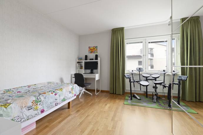 5 rum Lägenhet på Mjölnerbacken 21 Rissne Sundbybergs kommun - bild 9