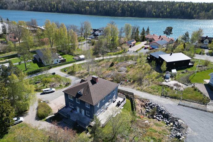 13 rum villa på Munkvretsvägen 2 Nysättra, Norrtälje kommun - bild 1