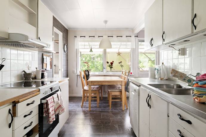 5 rum villa på Johannavägen 18 Hallstavik, Norrtälje kommun - bild 4
