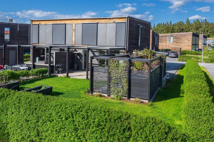 6 rum par-/kedje-/radhus på Vinlandsvägen 28B Jursta - Upplands-Bro, Upplands-Bro kommun - bild 1