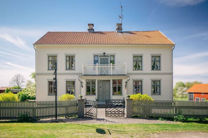 7 rum gård med jordbruk på Björsäter Knapegården 2 Mariestad, Mariestads kommun - bild 1