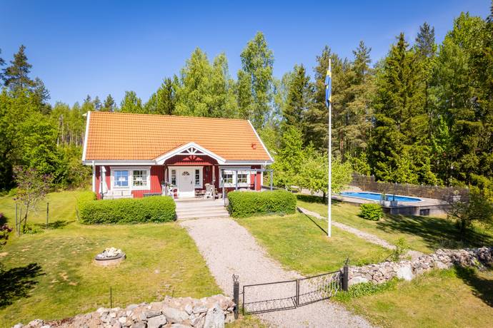 5 rum gård med jordbruk på Åkerby Nygård Åkerby, Eskilstuna kommun - bild 2