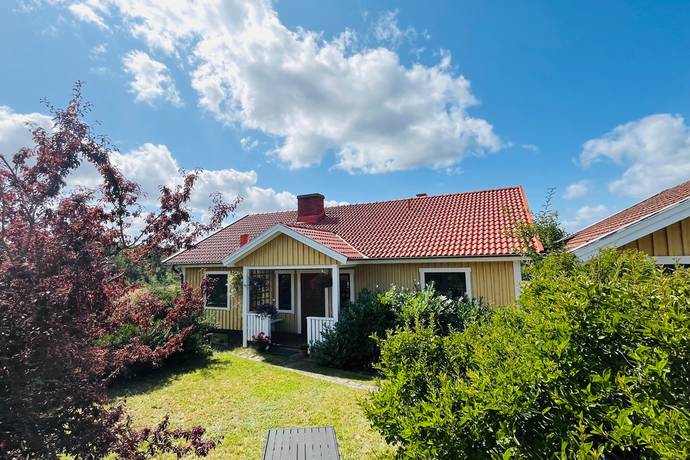 6 rum villa på Skällerydsvägen 18 Blomstermåla, Mönsterås kommun - bild 3