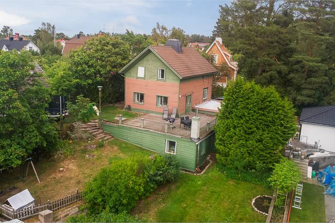 6 rum villa på Floravägen 24 Blombacka, Södertälje kommun - bild 1