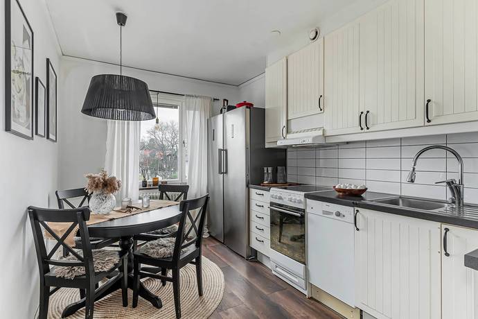3 rum lägenhet på von Kraemers väg 13 B Nybble/Villastan, Flens kommun - bild 1