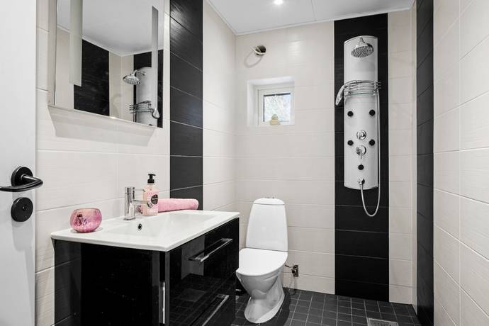 9 rum Villa på Buskuddsvägen 32B Resarö Vaxholms kommun - bild 8