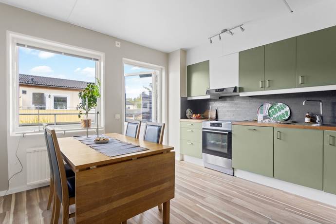 2,5 rum lägenhet på Päronvägen 43 Viksjö Hummelmora, Järfälla kommun - bild 1