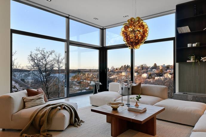 villa på Fagusvägen 8 Torsvikshöjden, Lidingö kommun - bild 1