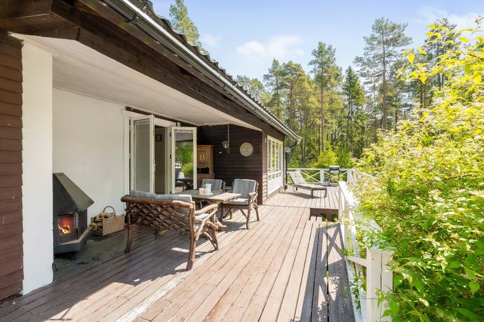 4 rum fritidshus på Åkerblomsvägen 9 Hässelmara, Värmdö kommun - bild 1