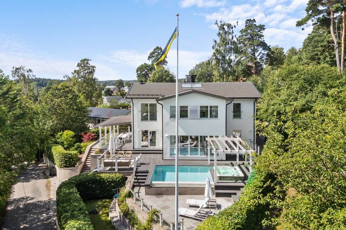 7 rum villa på Isterbergsvägen 3 Vaxholm- Resarö, Vaxholms kommun - bild 1