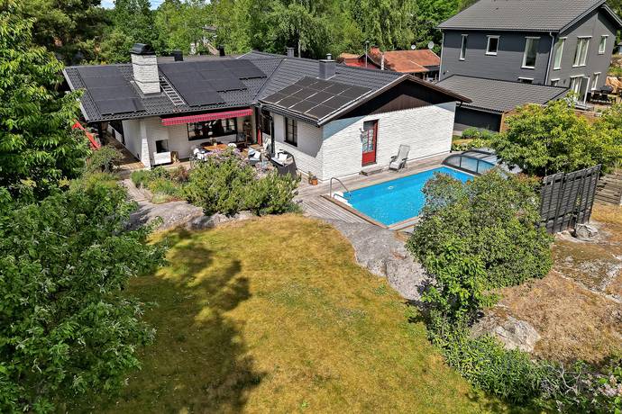 8 rum villa på Drakvägen 3 Skälby, Järfälla kommun - bild 1