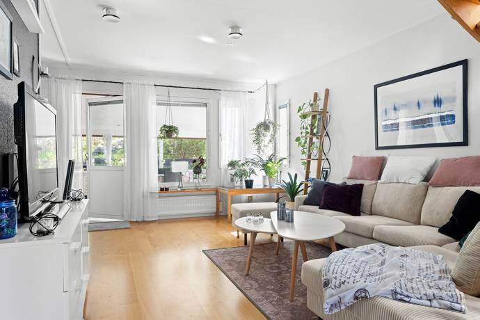 5 rum Par-/kedje-/radhus på Disavägen 7 Ormsta Vallentuna kommun - bild 12