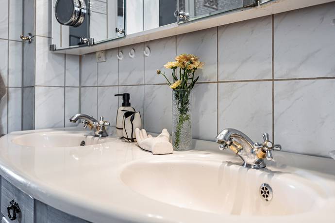 313 m² Villa på Väsbyholmsvägen 35 Mälarbaden Eskilstuna kommun - bild 57