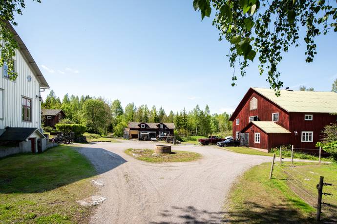 12 rum Gård utan jordbruk på Ina 231 SÖDERALA Söderhamns kommun - bild 54