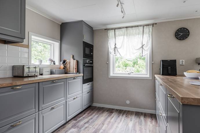 5 rum Gård med jordbruk på Lidhult 410 Vimmerby kommun - bild 13