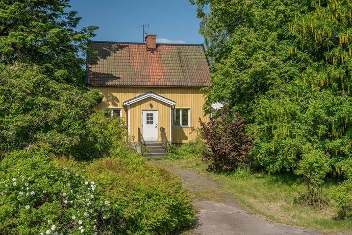 3 rum villa på Åstorpsgatan 1 Vålberg, Karlstads kommun - bild 1