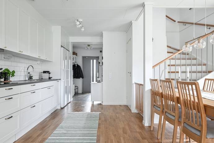 5 rum Par-/kedje-/radhus på Plantslingan 62 Länna Huddinge kommun - bild 12