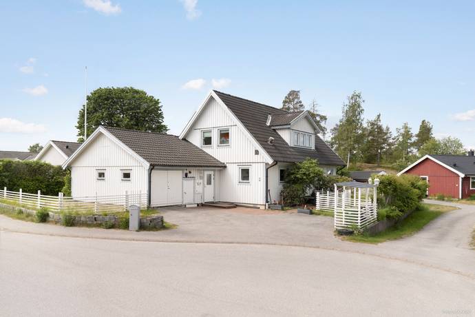 Ängshöksvägen 11, Tumba, Botkyrka kommun