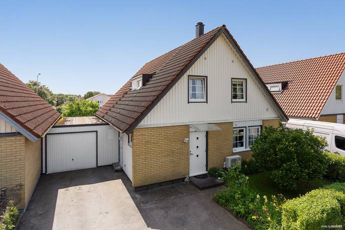 5 rum kedjehus på Gullregnsvägen 5B Skogstorp, Falkenbergs kommun - bild 1