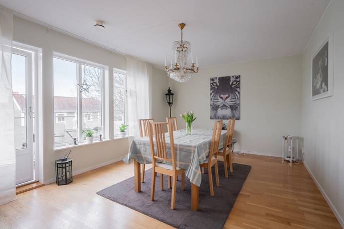 6 rum Par-/kedje-/radhus på Hedenhösvägen 67 Solgård Huddinge kommun - bild 8