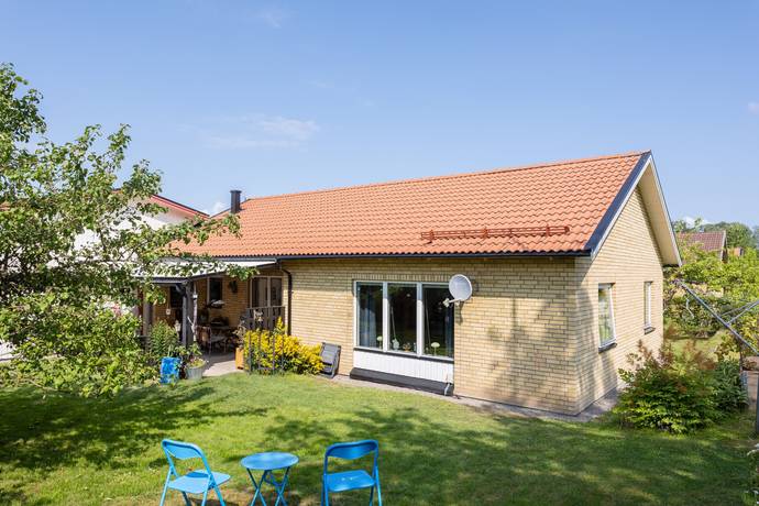 5 rum villa på Furugatan 12 Gimo, Östhammars kommun - bild 1