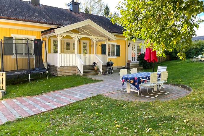 Kyrkfjärdsvägen 16 i Ekerö sommarstad, Ekerö kommun - villa till salu ...