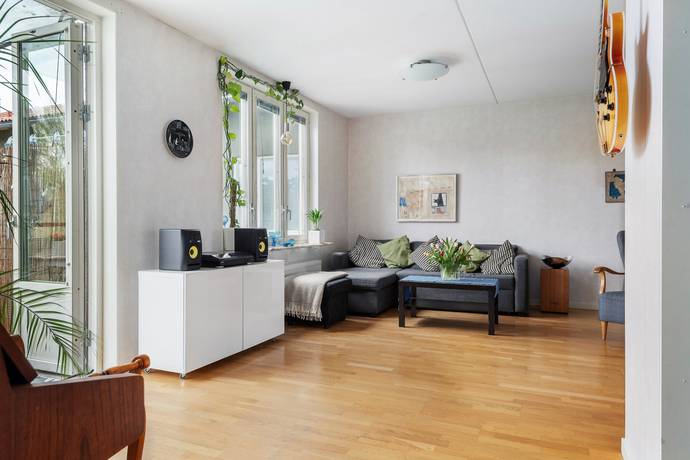 3 rum lägenhet på Lagavägen 34 Bagarmossen, Stockholms kommun - bild 2