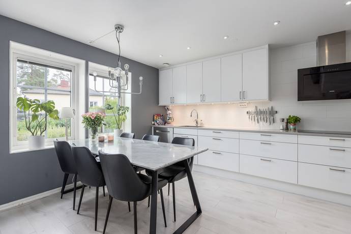 6 rum villa på Gryningsvägen 15 Drevviksstrand, Huddinge kommun - bild 4