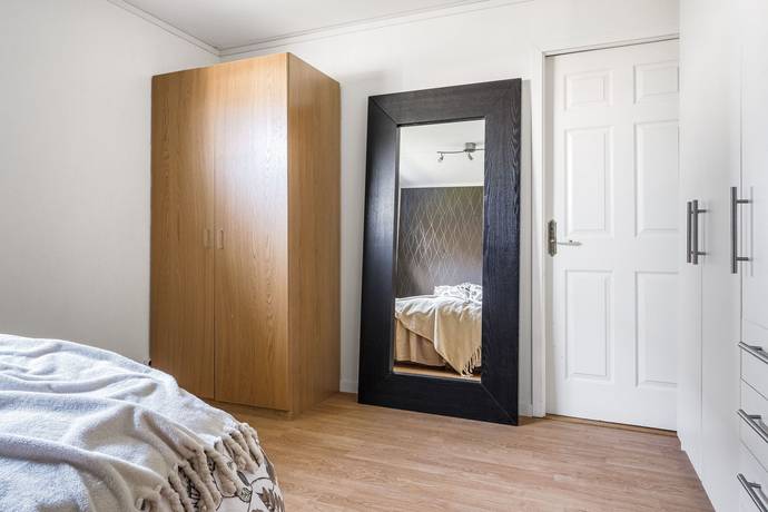 8 rum Radhus på Grenadjärgatan 13 Södra Skiljebo Västerås kommun - bild 33