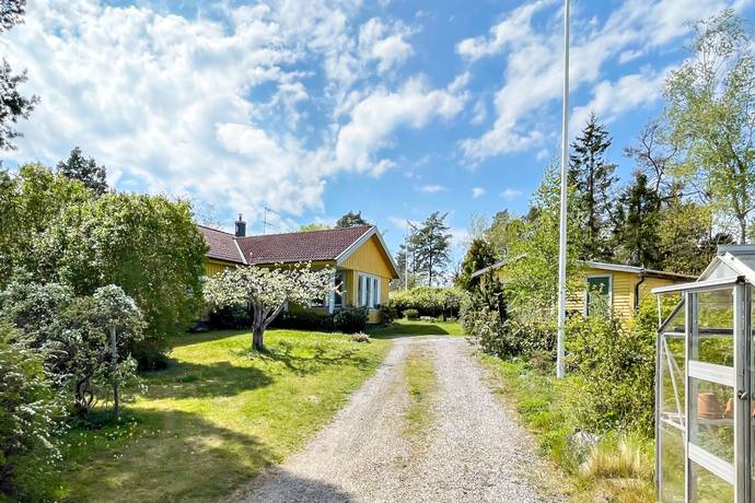 3 rum villa på Örnklovägen 5 Kolvik, Värmdö kommun - bild 1