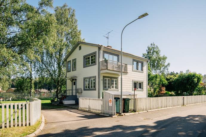 4 rum villa på Ringvägen 10 Lyrestad, Mariestads kommun - bild 1