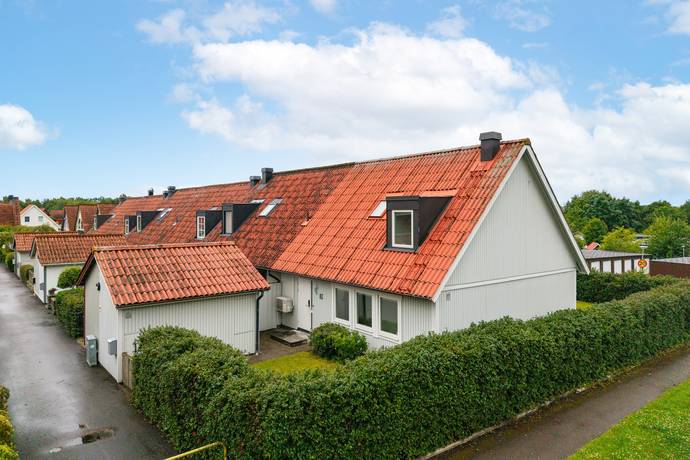 5 rum radhus på Ängsgårdsvägen 81 Vallås, Halmstads kommun - bild 1