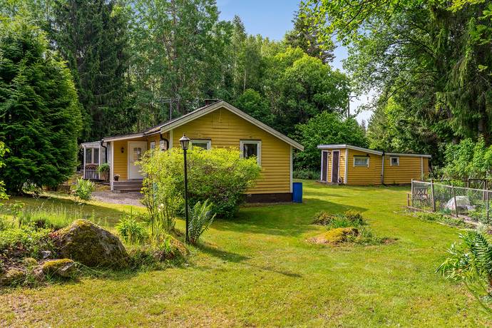 3 rum fritidshus på Norrgårdsvägen 3 Enhörna, Södertälje kommun - bild 1