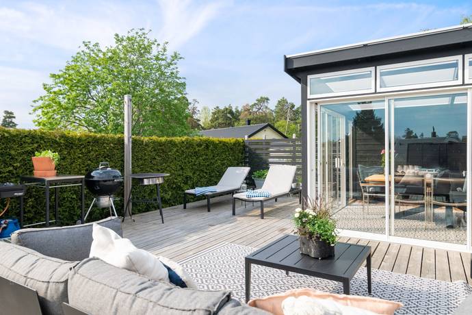 6 rum villa på Kaprifolvägen 60 Hässelby Södra Villastad, Stockholms kommun - bild 1