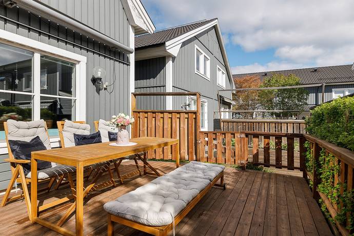 3 rum radhus på Odenvägen 20B Centrala Märsta, Sigtuna kommun - bild 1