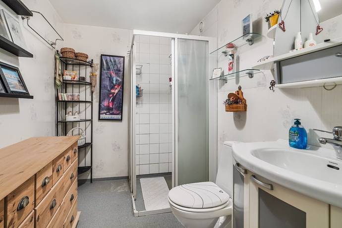 5 rum Radhus på Flädergatan 22 Gärdesta Sala kommun - bild 13