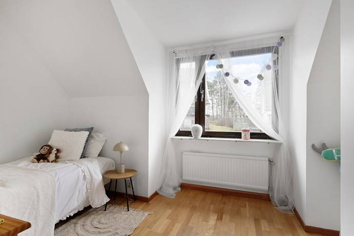 5 rum Radhus på Duettvägen 34 Östra Skogås Huddinge kommun - bild 11