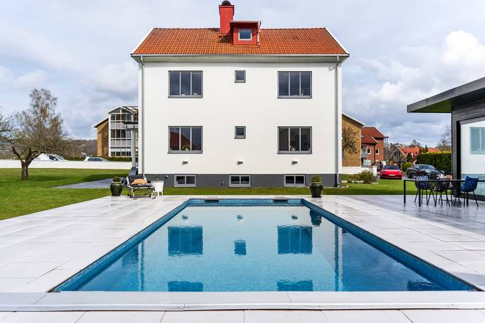 9 rum villa på Holmstrandsgatan 2 Vättersnäs, Jönköpings kommun - bild 2
