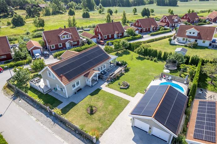 8 rum Villa på Gallringsvägen 18 Bro - Rosenängarna Upplands-Bro kommun - bild 2