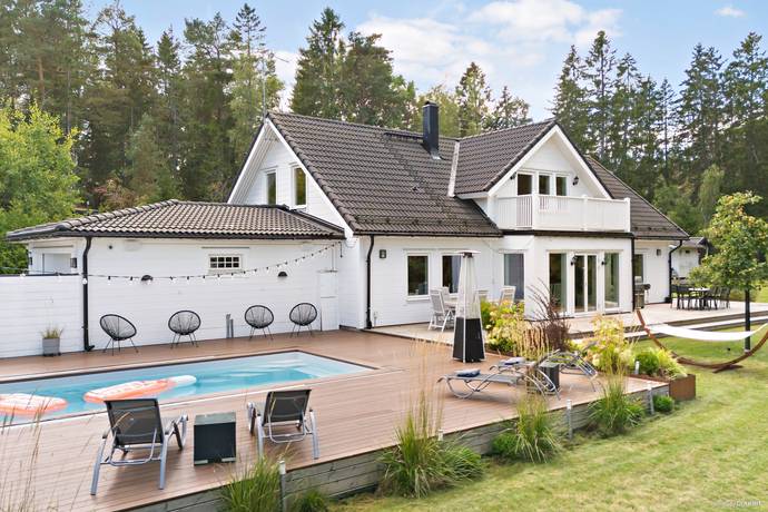 7 rum Villa på Ankarboms väg 9 Ängsvik Värmdö kommun - bild 1