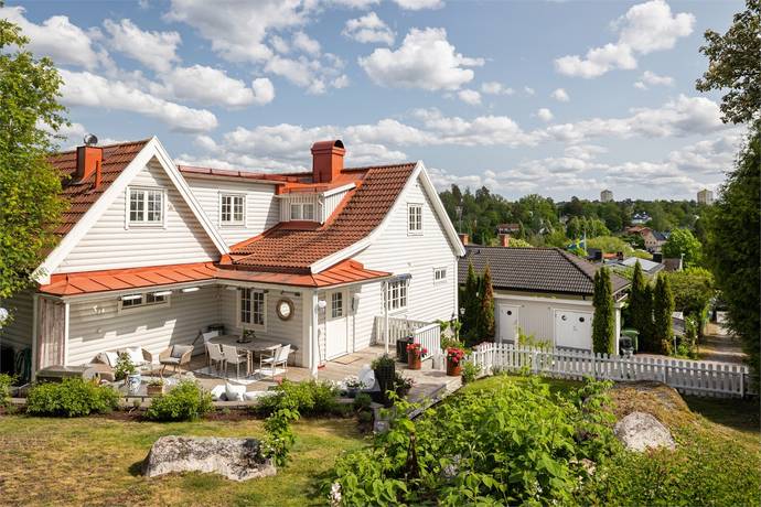 10 rum villa på Herrgårdsvägen 10B Danderyd Nora, Danderyds kommun - bild 1