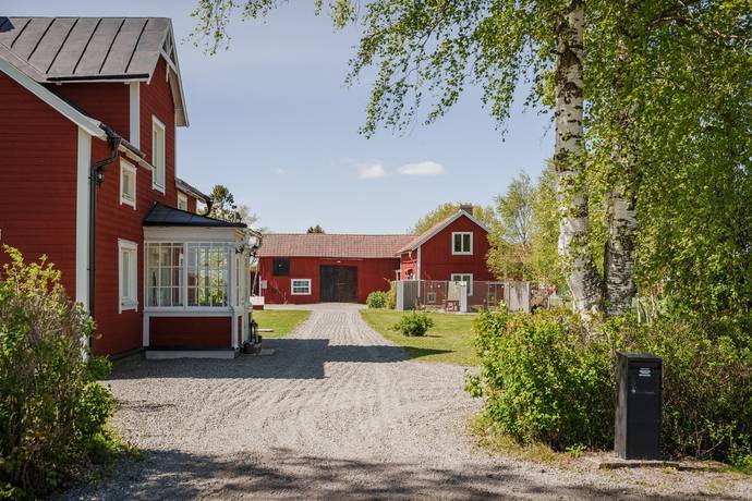 Halls 211, Lantligt Söder Om Tierp, Tierps kommun