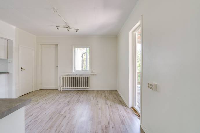 80 m² Villa på Holmagatan 76 Hällabrottet Kumla kommun - bild 15