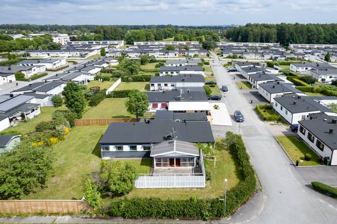 6 rum villa på Begoniagatan 10 Mellringe, Örebro kommun - bild 1