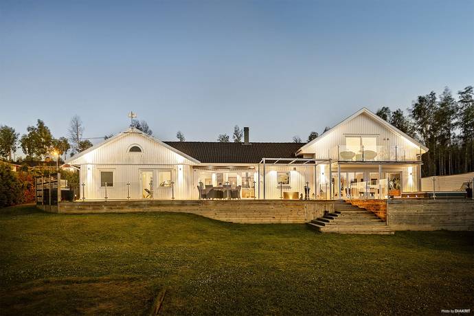 9 rum Villa på Evavägen 20 Hjälmarbaden Örebro kommun - bild 10