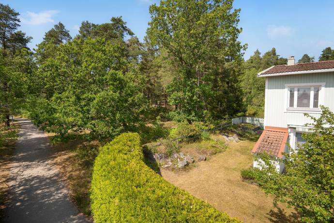 5 rum radhus på Småbjörksvägen 81 Bromsten, Stockholms kommun - bild 3