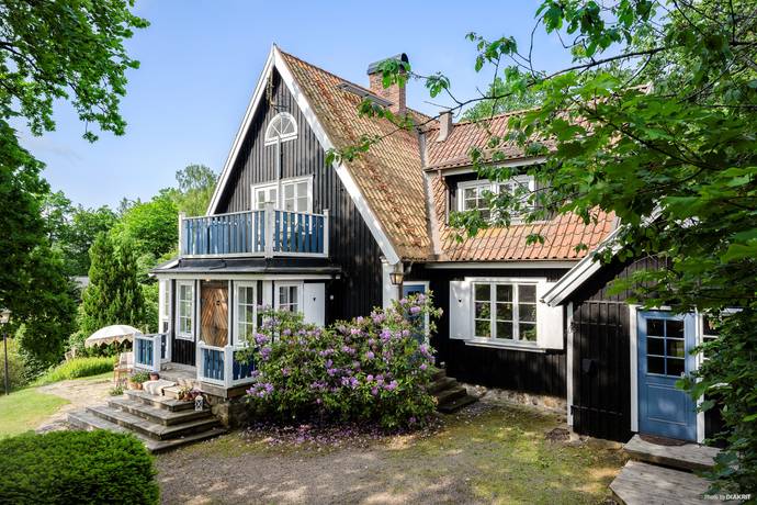 11 rum Villa på Björkgatan 1 Röstånga Svalövs kommun - bild 1