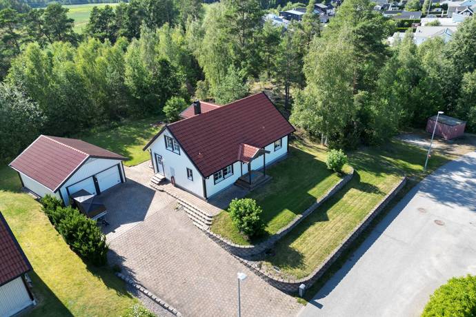 6 rum villa på Diabasvägen 2 Bålsta Skörby, Håbo kommun - bild 1