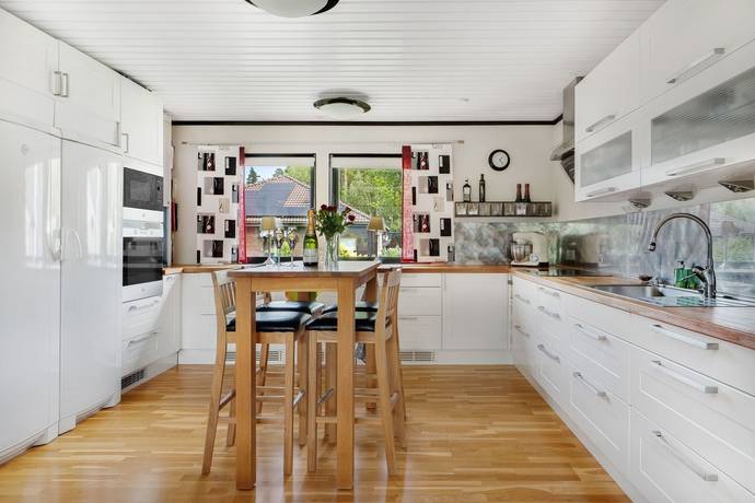 5 rum villa på Brudslöjevägen 21 Norra Gryta, Västerås kommun - bild 2
