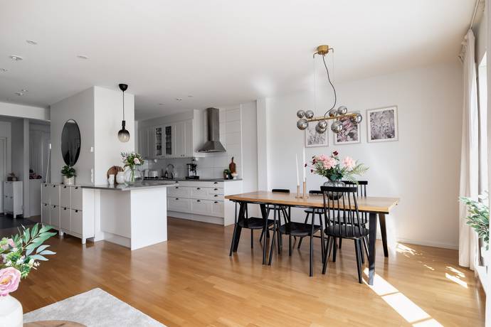 5 rum radhus på Ulsavilagatan 25D Ormesta, Örebro kommun - bild 5